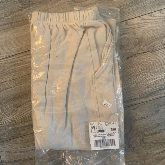 NWT LANDS' END WOMEN'S SPORT KNIT HIGH RISE CAPRI PANTS LIGHT STONE PXS - Picture 7 of 12